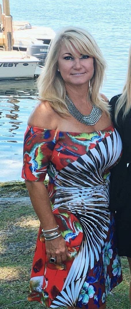 BEAUTIFUL GILF